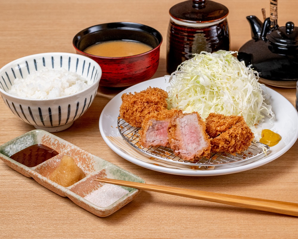 五ツ星ランチ 特集】ミシュランシェフ監修のこだわりとんかつ